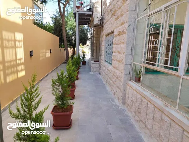 110 m2 2 Bedrooms Apartments for Rent in Amman Jabal Al-Lweibdeh