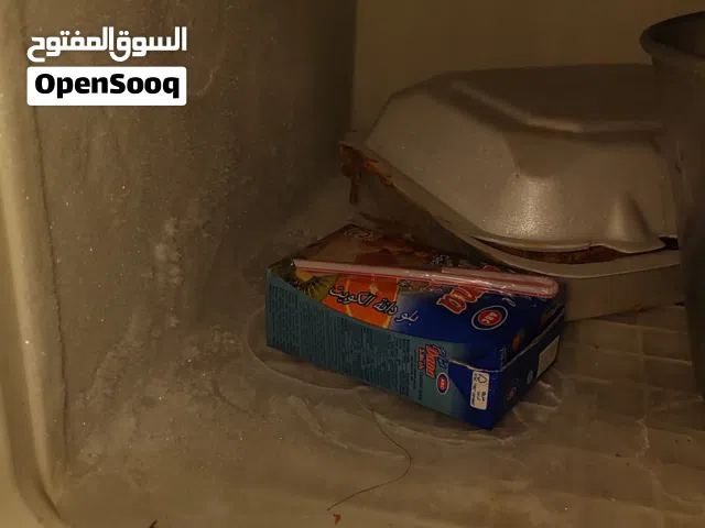 عدي هاي ثلاجه عدي وحده ثانيه واريد ابيعها اريدها ب60نهايته قفل تجمد وتبرد وكلشي مابيهة