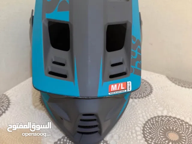 خوذة دراجة نارية او سكوتر