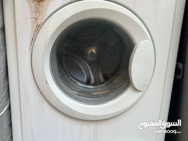 غسالة من شركة indesit