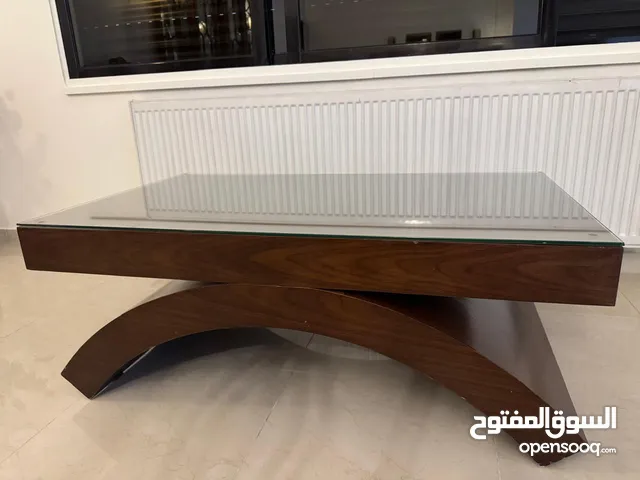 طاولة غرفة قعدة modern وسط، بحالة جيدة