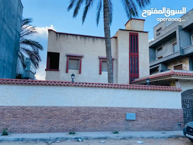 250m2 More than 6 bedrooms Villa for Rent in Tripoli Souq Al-Juma'a