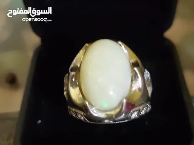 خاتم فضه  اوبال اصلي فيه