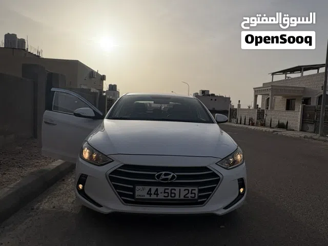 2017 هيونداي افانتي Limited