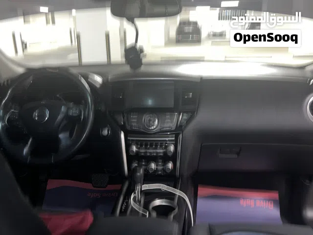 2017 نيسان باثفايندر SV
