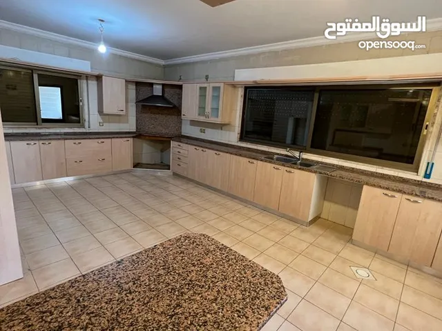 350 m2 4 Bedrooms Apartments for Rent in Amman Um Uthaiena