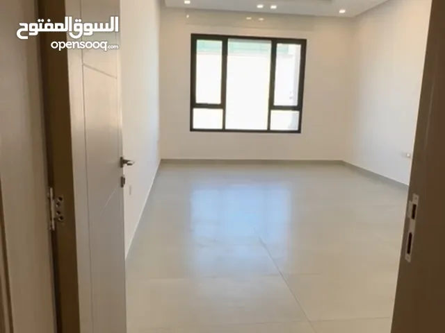 100 m2 3 Bedrooms Apartments for Rent in Hawally Jabriya