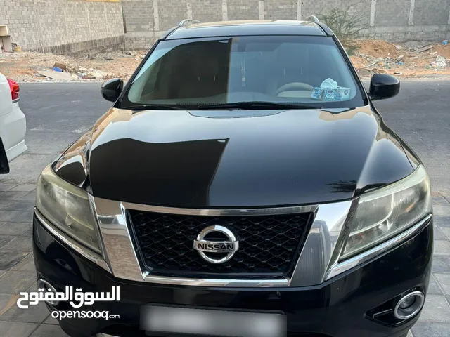 Nissan Pathfinder 2014 4wd GCC Specs good condition