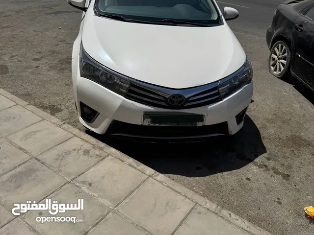تويوتا كورولا 2015 للبيع