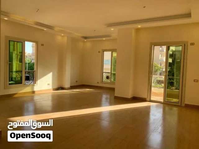220 m2 3 Bedrooms Apartments for Rent in Cairo First Settlement