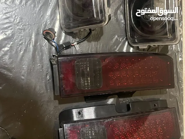 اسطبات أمامية وخلفيه لسيارة همر شبه جديدة