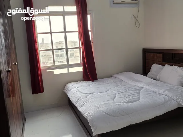 شقة نضيفه مفروشه للايجار اليومي قريب حديقة عوقد على الشارع العام