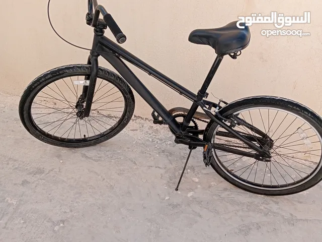 بسكليت امريكي BMX اصلي جنط 24 معبرك خلفي لون اسود مش مصبوغ استعمال جدا قليل رجال امريكيه مش مبدله