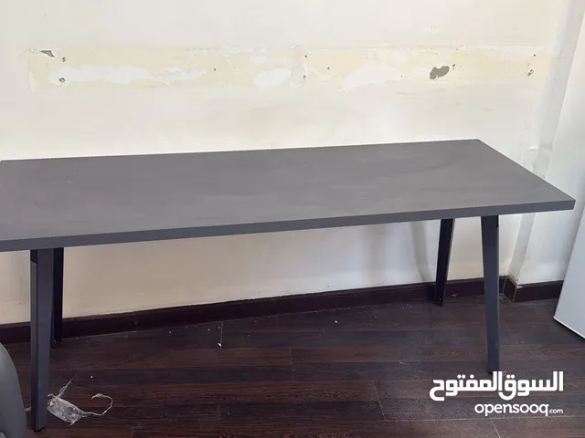 طاولة مكتبية جديدة للبيع – تفصيل خاص