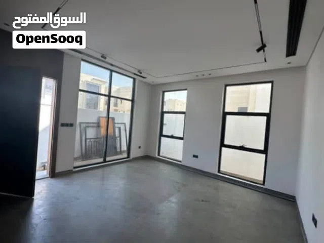 للايجار- الحيلو2 فيلا اول ساكن وتصميم مودرن
