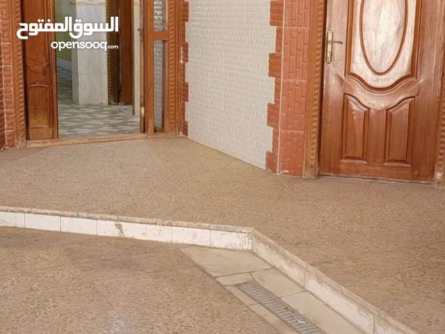 200 m2 2 Bedrooms Townhouse for Rent in Basra Manawi Lajim