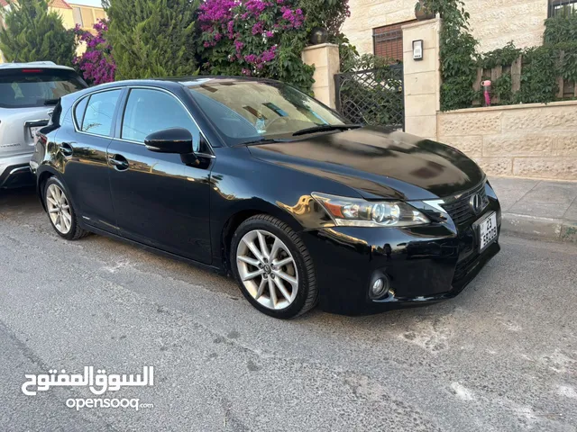 بسعر مغري جدا Lexus ct200h 2011 للبيع