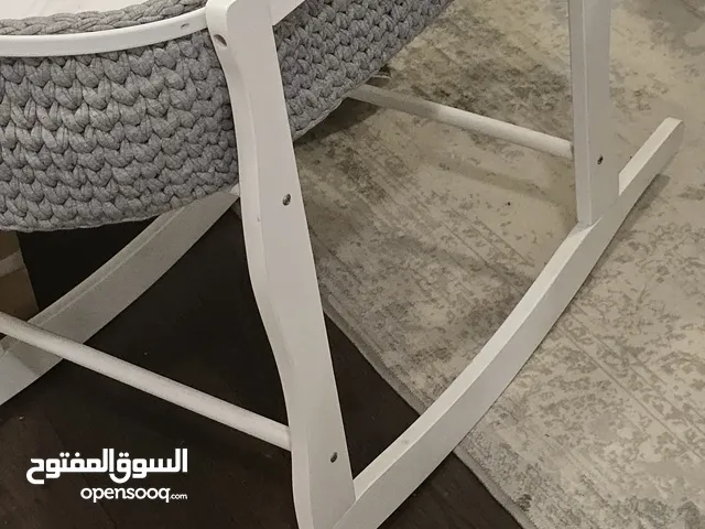 سله هزاز خشبي للأطفال مستعمل خفيف جدا