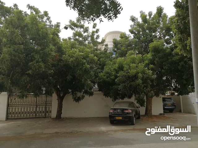 150 m2 3 Bedrooms Apartments for Rent in Muscat Al-Hail