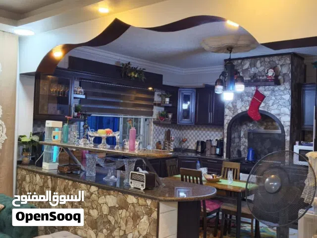 شقة شبه ارضي مساحة 162متر، داخلي وحديقة بتصميم عصري 150متر خارجي