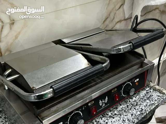 عده مطعم مستعملة وقت قصير بوضع الشركه