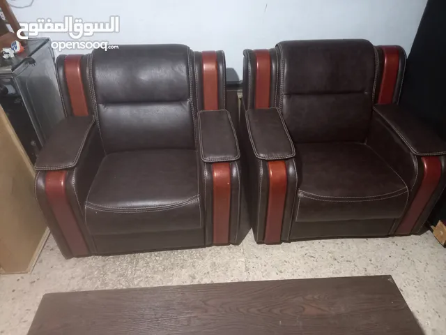 كنبايات مفرد عدد اثنين بحاله جيده جدا للبيع الموقع عمان الجبيهات