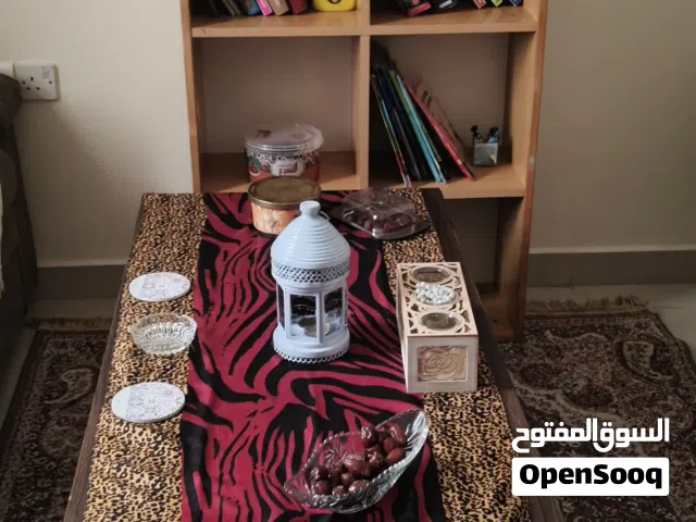 طاولة و مكتبه ارفف
