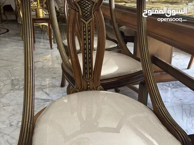 سفرة مع بوفيه بحاله ممتازه للبيع
