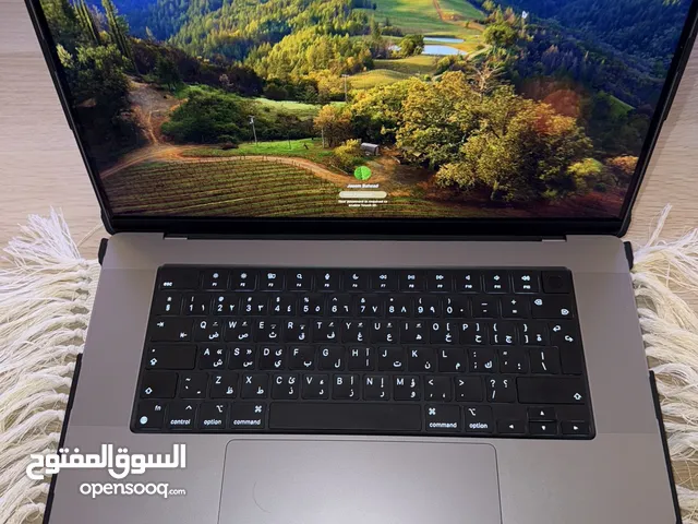MacBook pro M1 16 inch 4 terabyte Ram 64