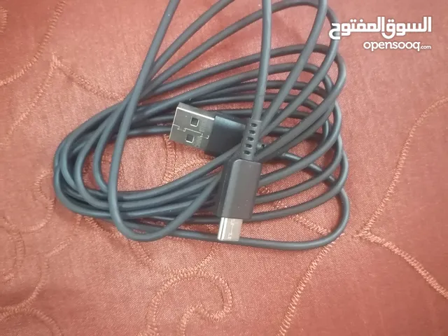 شاحن سياره شامل كل الجوالات و سريع الشحن. اربعه مخارج