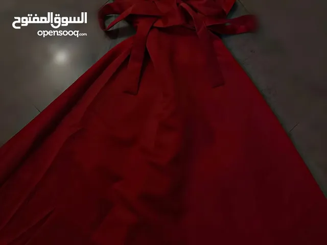 فستان احمر ذو رقبة جديد