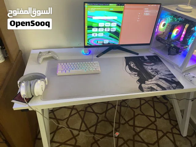 طاولة مكتب و قيمنق