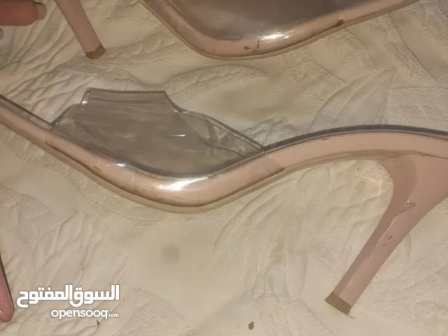 حذاء بكعب 6cm مستعمل اخو الجديد بعدة بالباكيت
