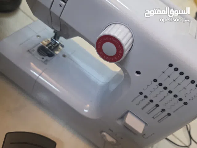 للبيع ماكينة خياطة منزلية متطورة (20 غرزة) - بحالة ممتازة وشبه جديدة