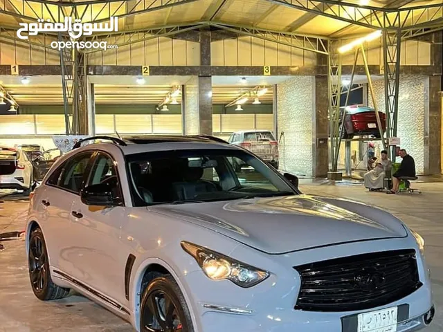 New Infiniti QX70 in Basra