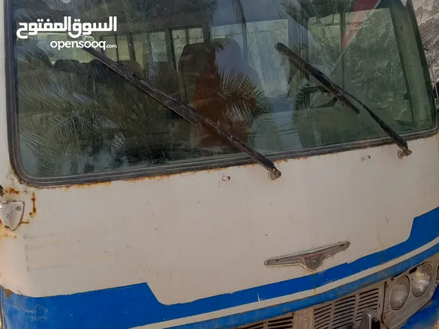 السلام عليكم ورحمة الله وبركاته كوستر للبيع موديل 1984 استلام شركه السياره بلاديه محرك گير حدادية