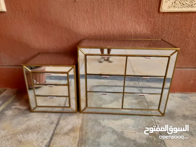 2 كمودينو بحاله جيده