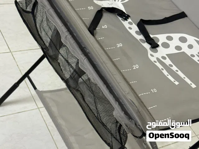 سرير تبديل للأطفال