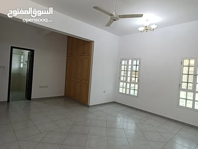 Ghubrah North prime location 4BHK villa for rent بالغبره الشماليه موقع متميز فيلا 4 غرف للايجار