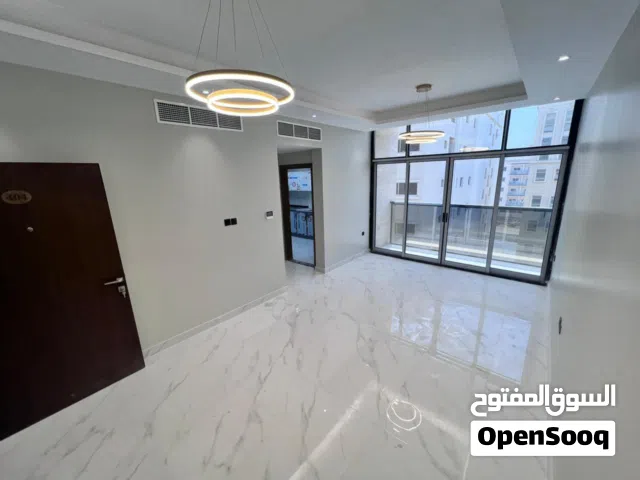شقة غرفتين وصالة أول ساكن فخمة جداً الحميدية عجمان بجوار الجامعة وقريب المحكمة صيانه على المالك