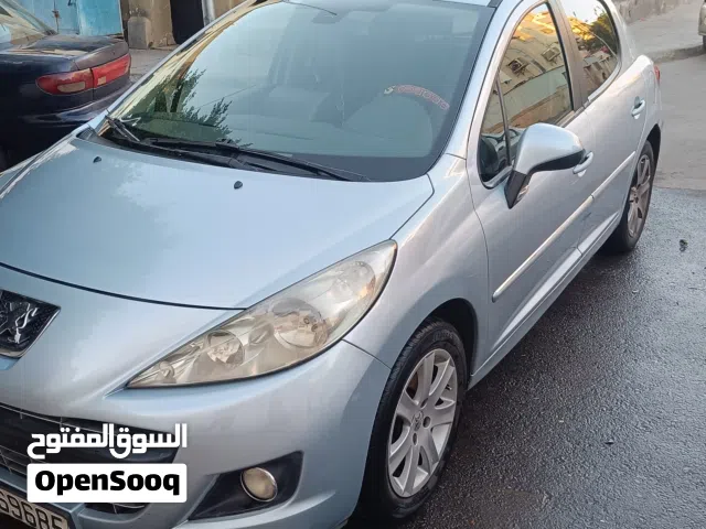 2012 بيجو 207 RC