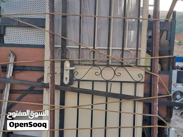 شراء جميع انواع الأبواب والحمايات باب حديد باب خشب دربزين باب ألمنيوم باب خشب
