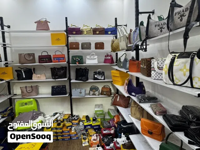 محل للبيع كامل