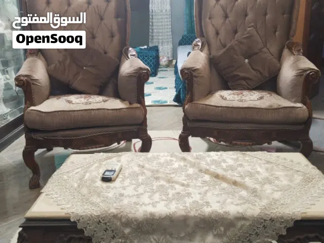 انتريه صالون خشب زان مكون من 5 قطع 2 كنبه وكرسين ترابيزه  (كنبه كبيرة _ كنبه وسط  _ 2 كرسي - ترابيزه