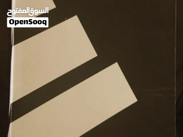 حذاء اديداس جديد للبيع