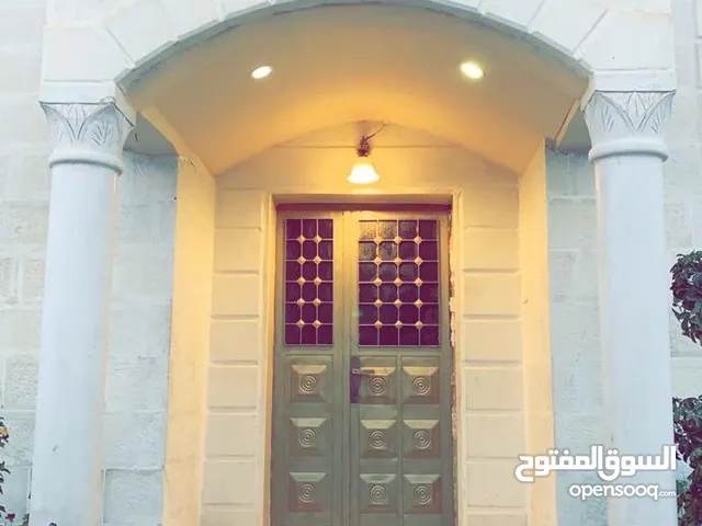 210 m2 5 Bedrooms Townhouse for Sale in Amman Khirbet Sooq