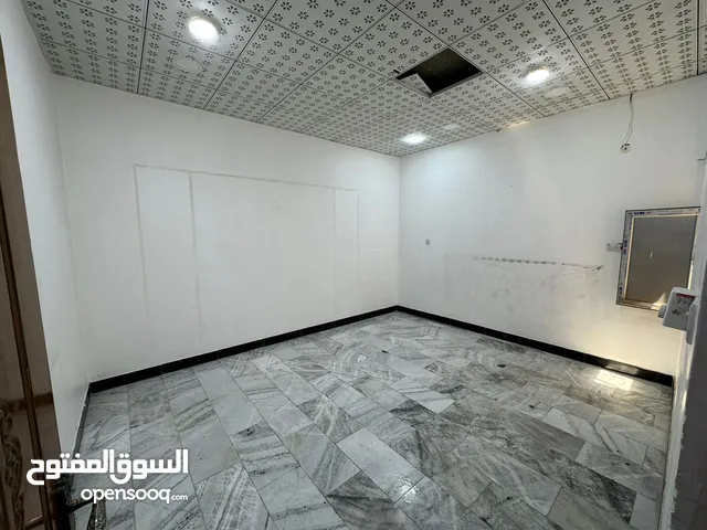 130 m2 2 Bedrooms Apartments for Rent in Basra Manawi Lajim