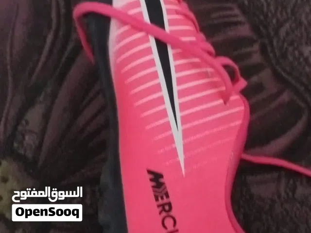 حذاء رياضية