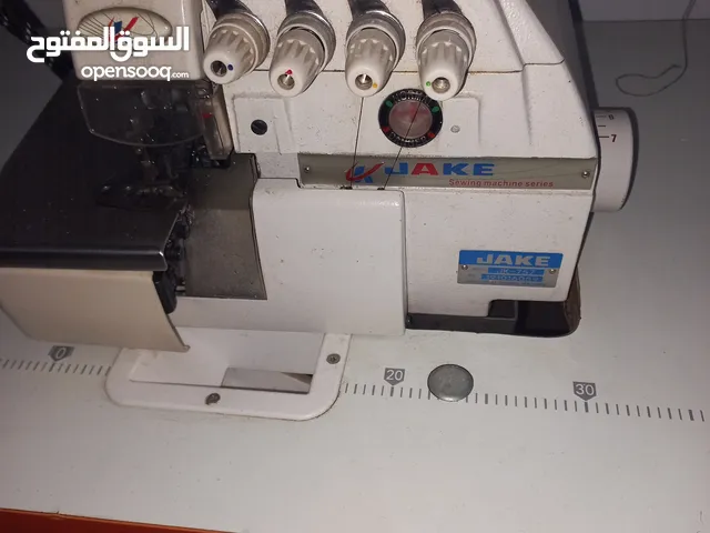 معدات و ماكينات خياطة