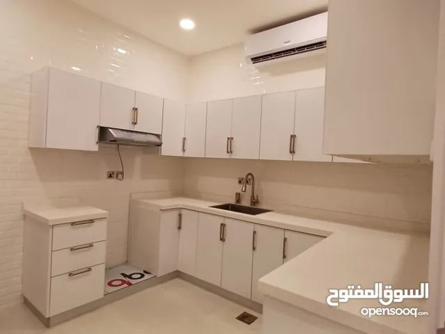 165 m2 3 Bedrooms Apartments for Rent in Al Riyadh Al Malqa